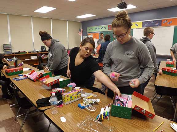 Photo gallery: Lincoln students pack boxes for Operation Christmas ...