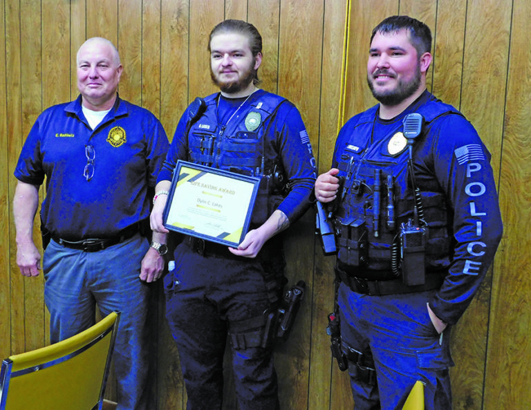 2 officers recognized for traumainformed care Western Wayne News
