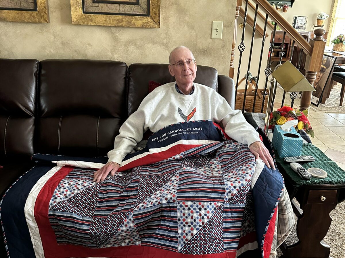 Veteran receives quilt