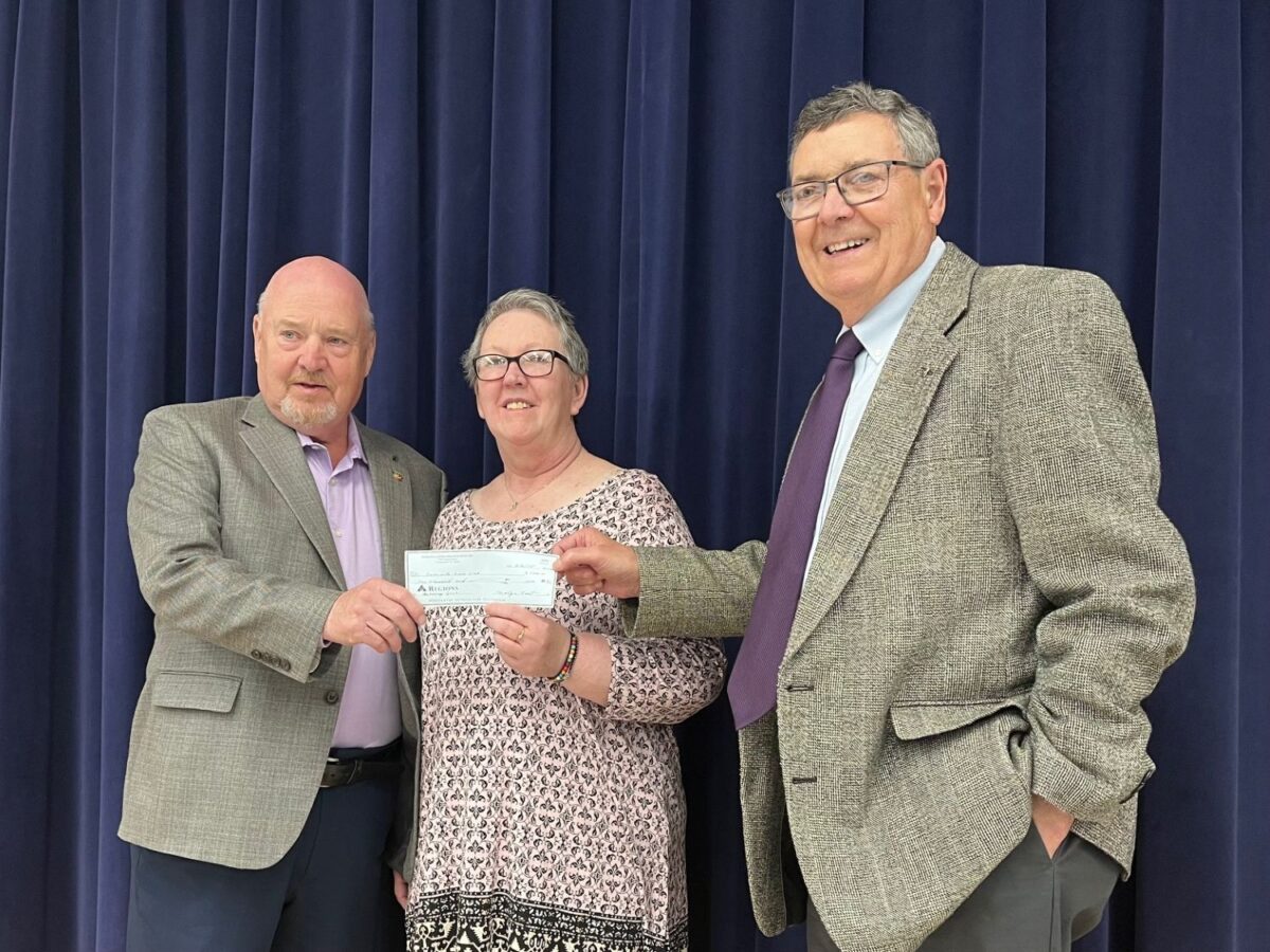 Town cheers 5 top citizens