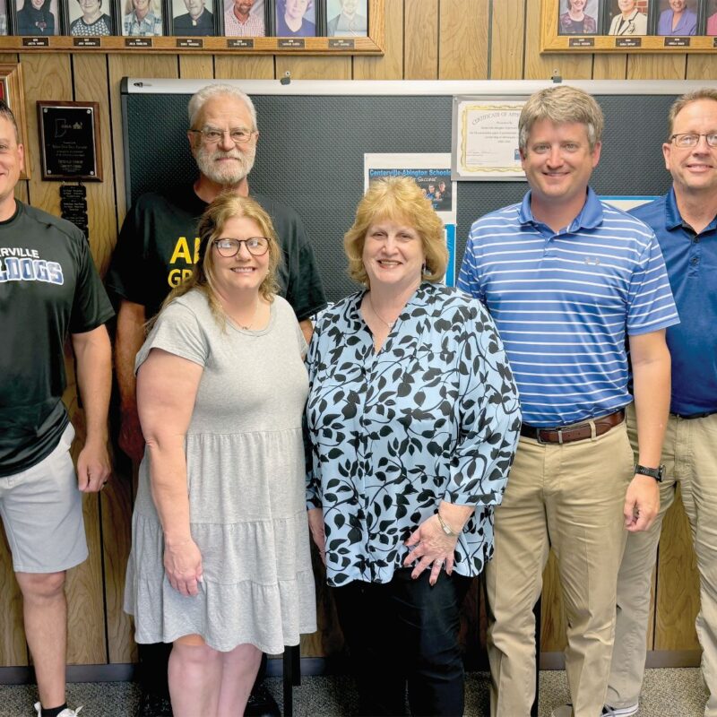 Centerville elementary teacher retires after 4 decades