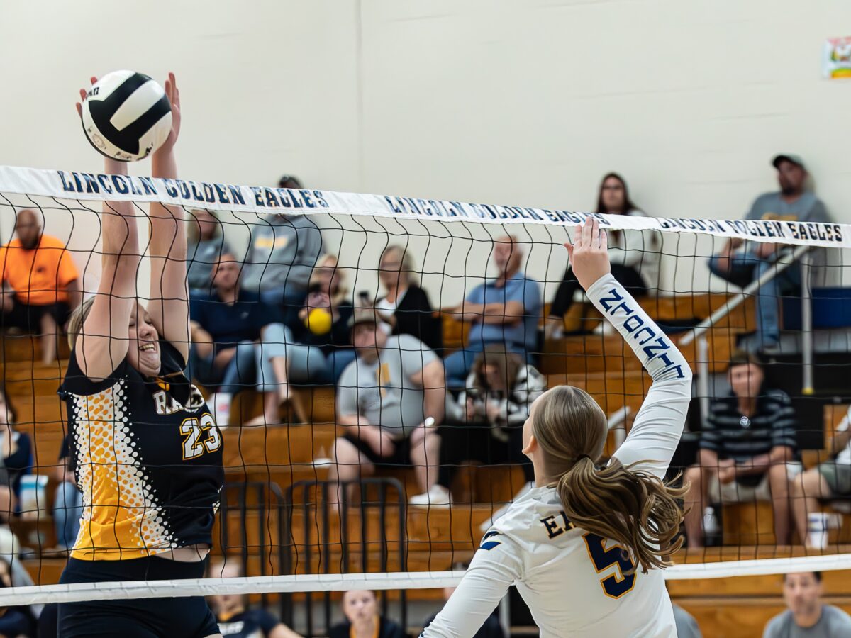 Eagles fall to Shenandoah in 5 sets