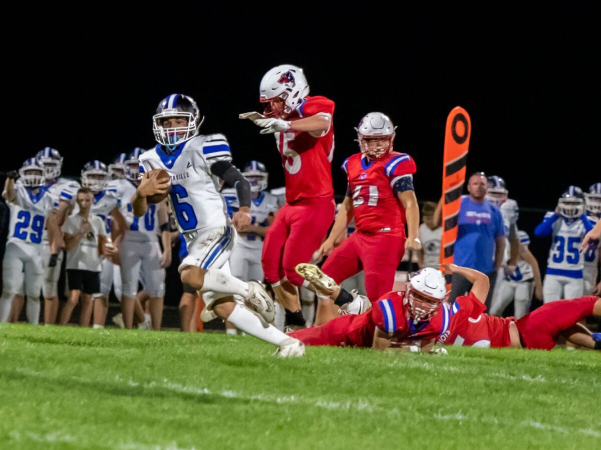 Bulldogs run past Patriots 64-0 