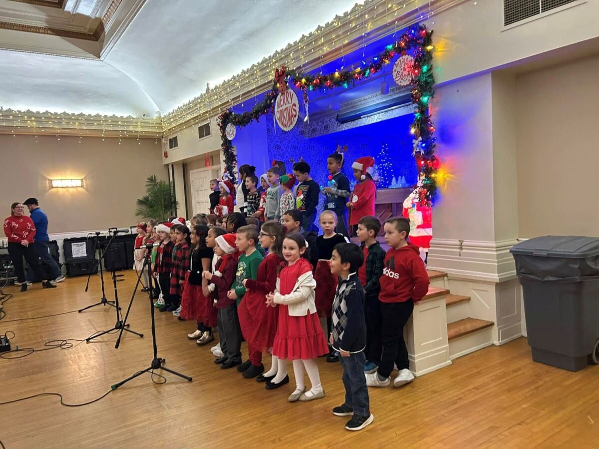 Radio variety show to bring holiday cheer