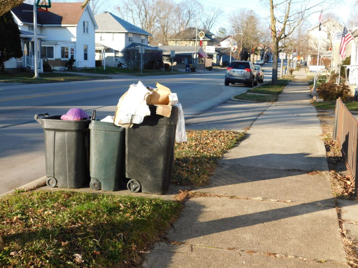 Centerville council talks trash