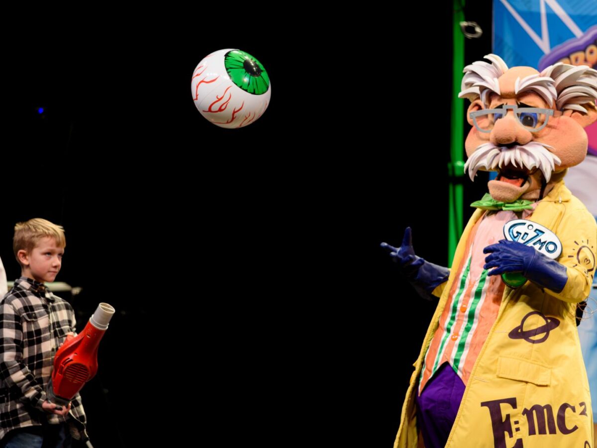PHOTOS: Gizmo puts on Fun and Science Show
