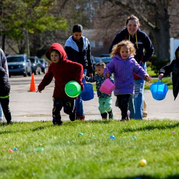 PHOTOS: Kids scramble for eggs