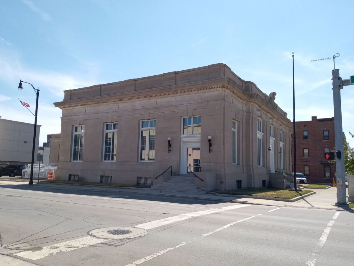 Bank: No immediate plans for former Hall of Fame