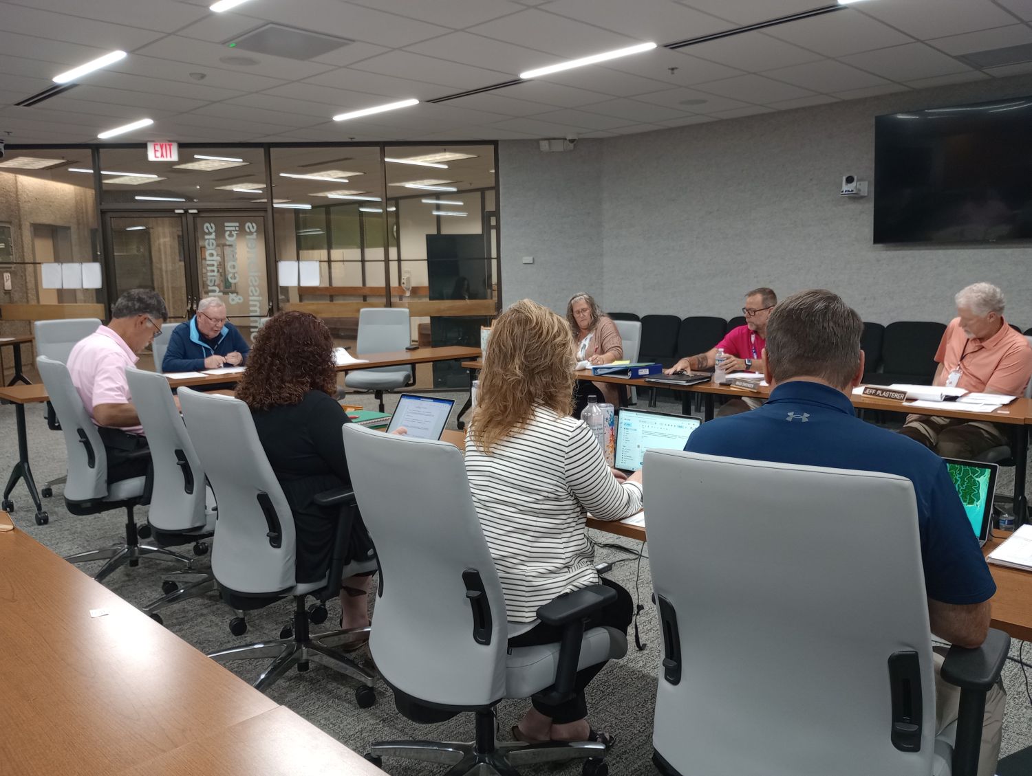County selects financial advisor for upcoming challenges - Western Wayne News