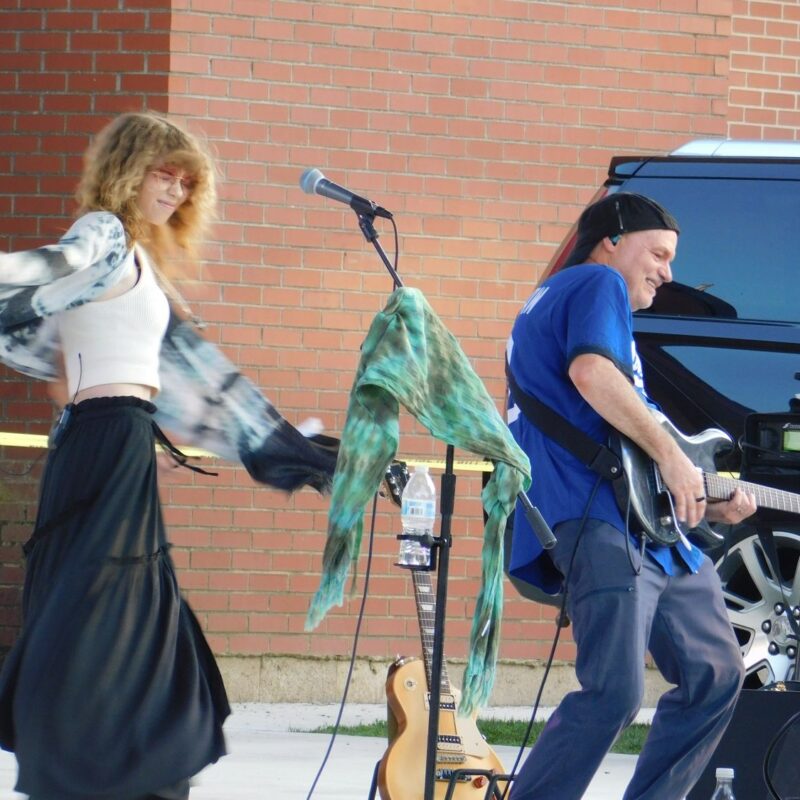 PHOTOS: Hundreds hear Fleetwood Mac, Eagles tributes