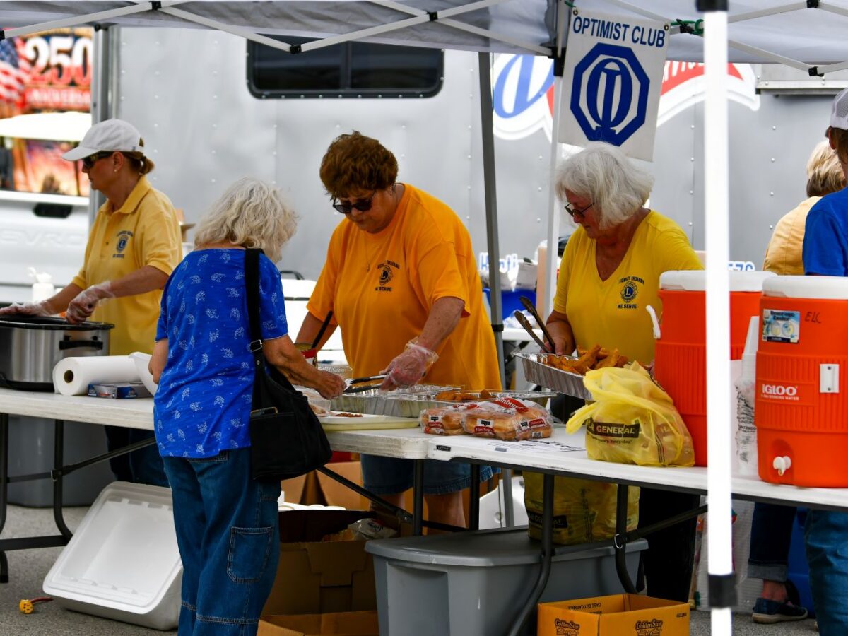 PHOTOS: Wet weather doesn’t dampen enthusiasm