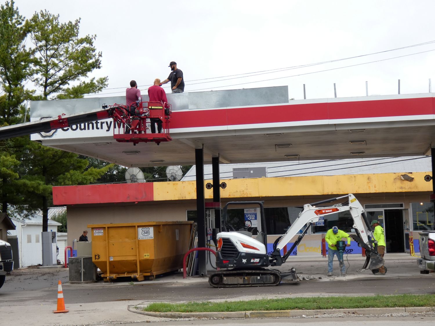 https://westernwaynenews.com/wp-content/uploads/2026/09/260930-Cambridge-City-gas-station-flood-P1000358.jpg