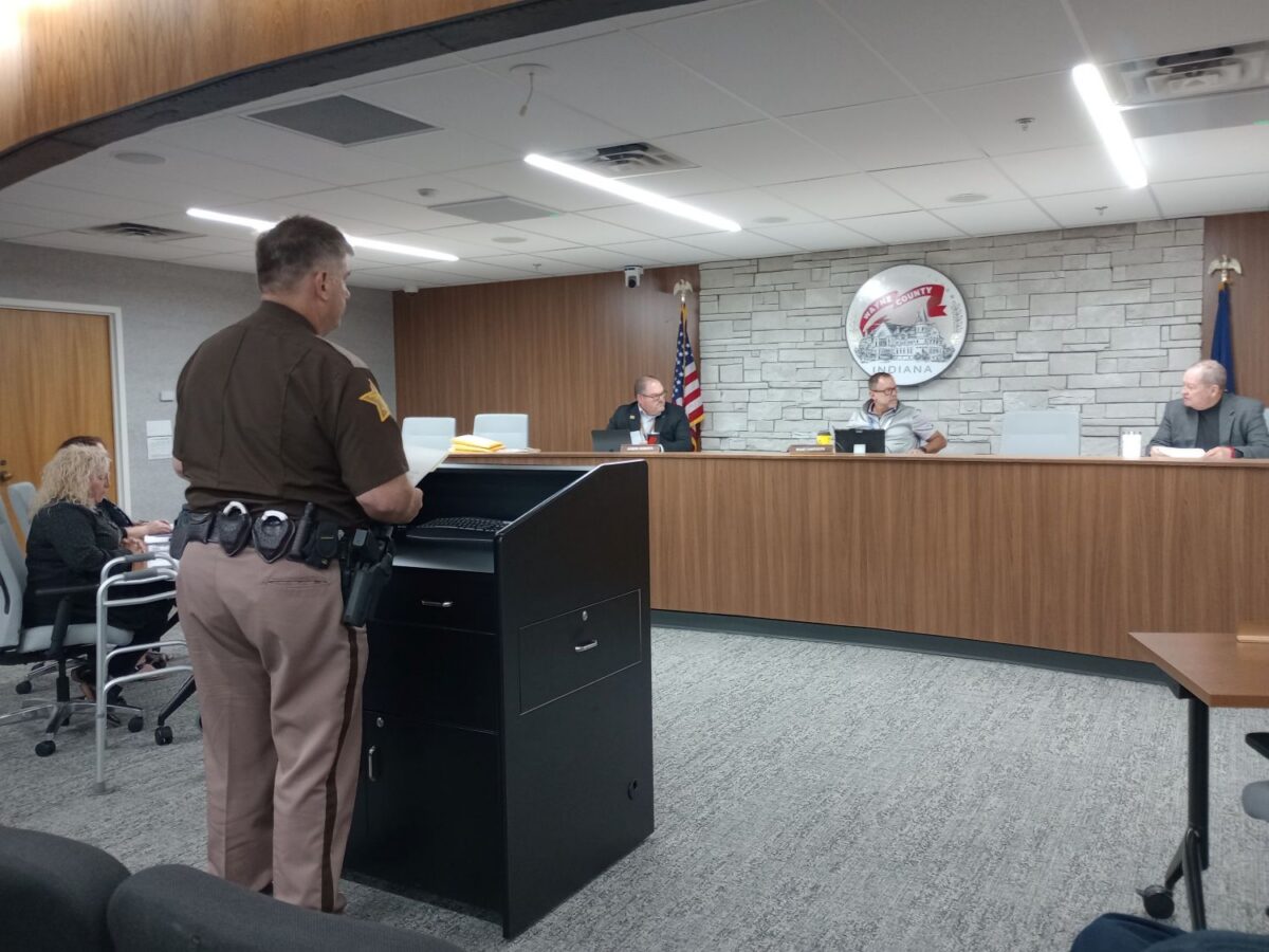 4 providers submit county ambulance proposals