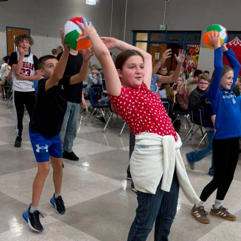 Teachers, school district reach agreement