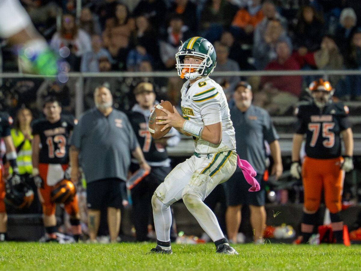 Knights cross state line for last minute game