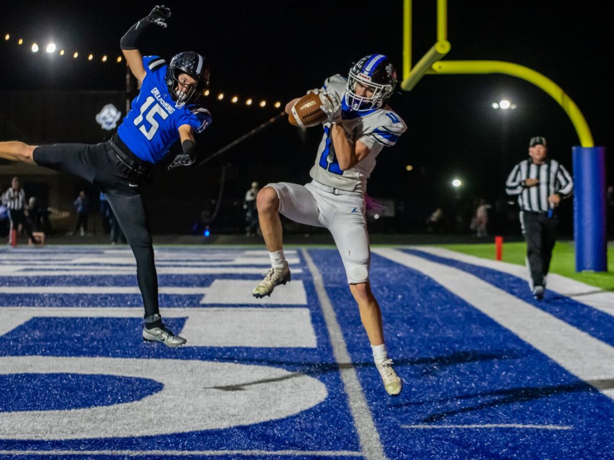 Bulldogs lose control late, fall to Pirates